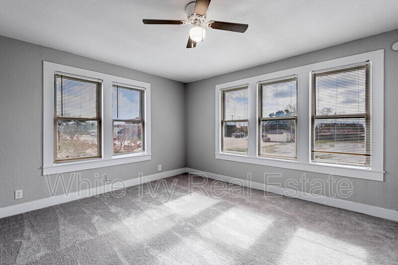 Trinity Condo: 200 W Caroline Street