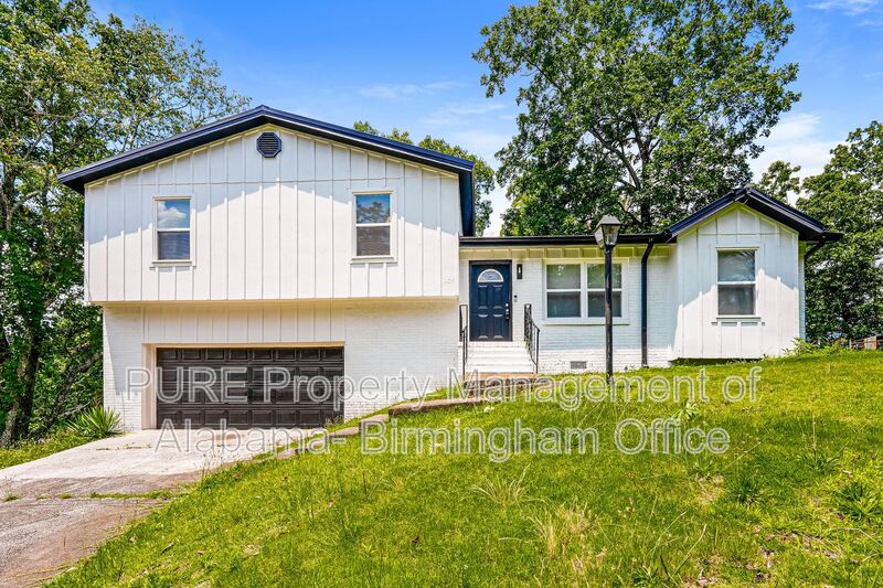 Center Point House: 1404 4th Pl NW