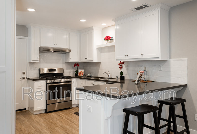San Leandro Condo: 15850 Bella Tierra Ct.