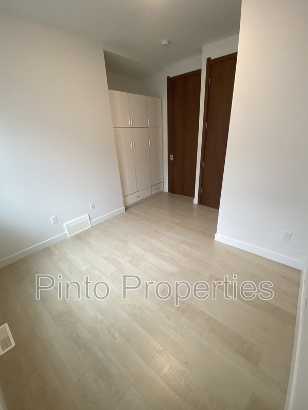 Edmonton House: 10749 86 Avenue Northwest