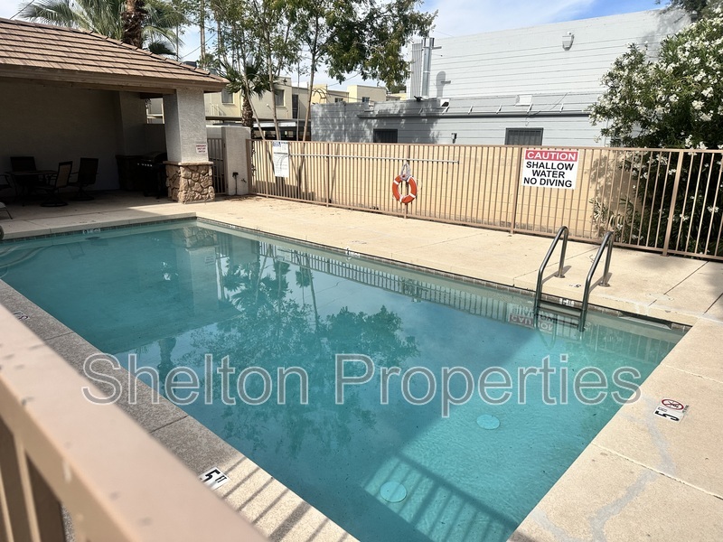 Scottsdale Condo: 6920 E 4th St Unit 103