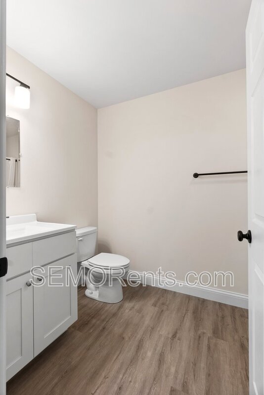 Millersville Condo: 42 Point Dr - 203