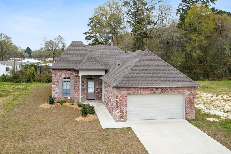 Denham Springs House: 10353 Fountain Lane