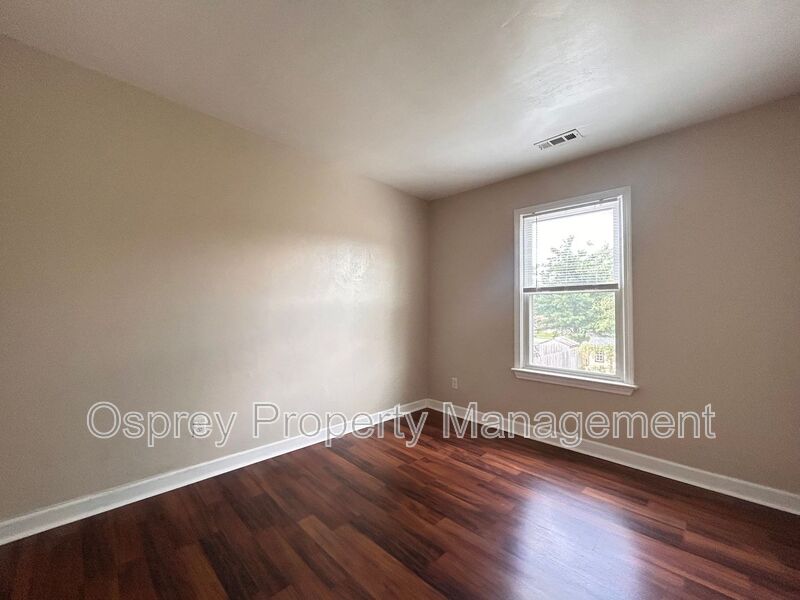 3-Bedroom Townhome with Spacious Backyard in the Heart of Chesapeake