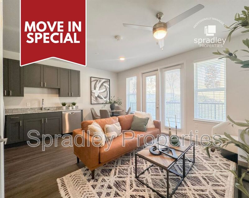 Belton Townhome: 710 Shine St. Apt 2203
