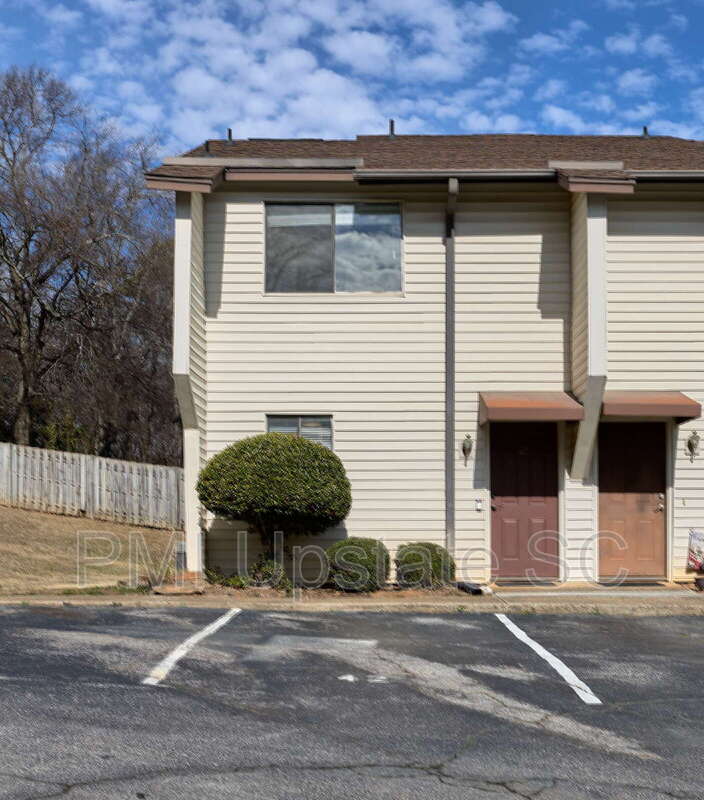 Taylors Townhome: 100 Buttercup Way