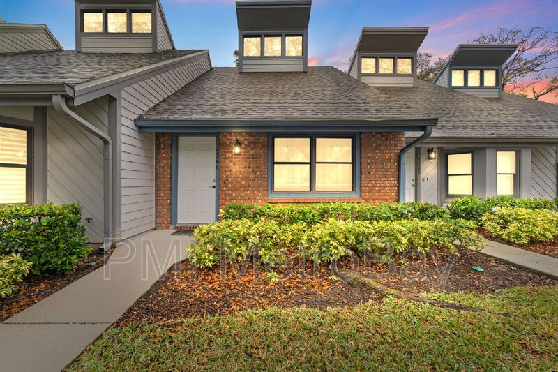 Temple Terrace Townhome: 5206 Pine Mill Ct