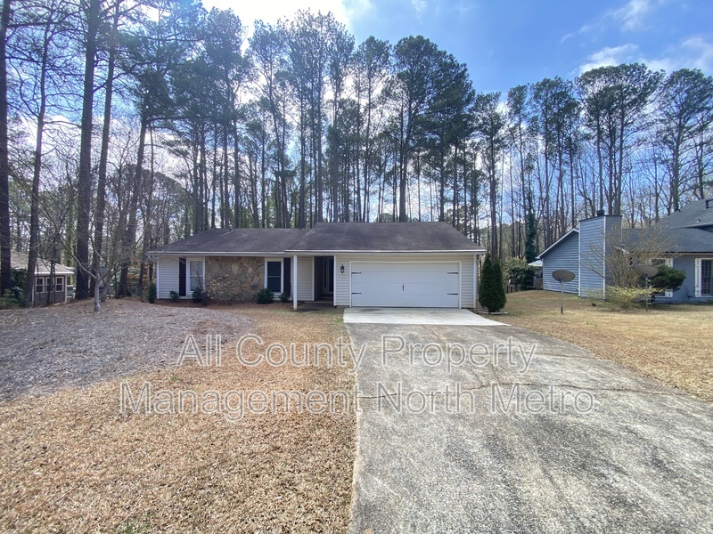 Kennesaw House: 787 Faye Dr NW