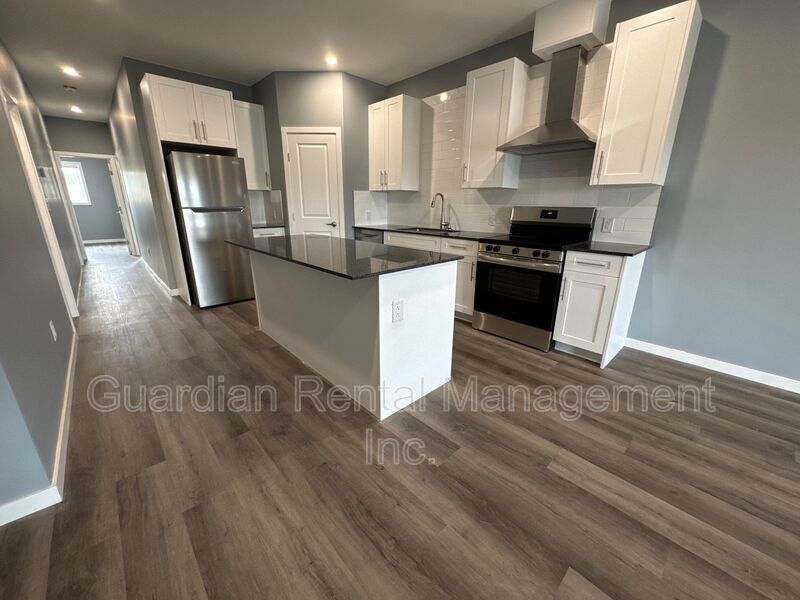 Thunder Bay Condo: 324 Strand Ave