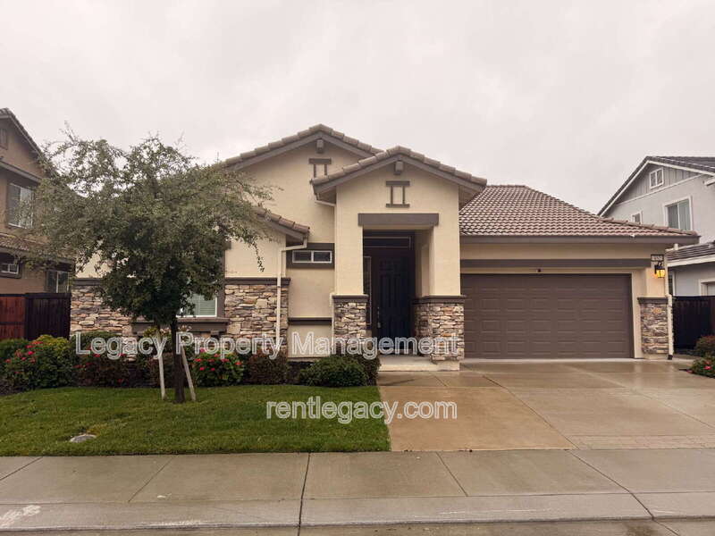 Vacaville House: 452 Aster St