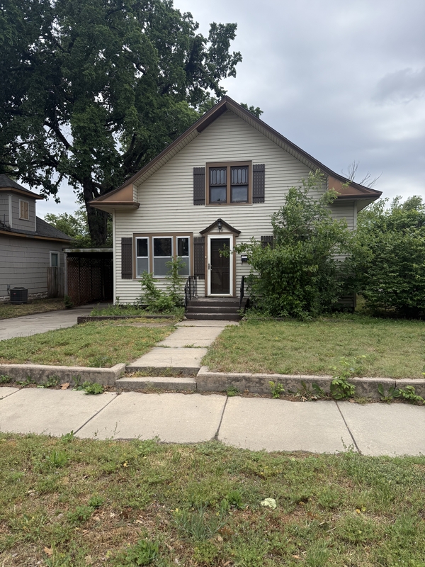 Hutchinson House: 407 East 11th Avenue