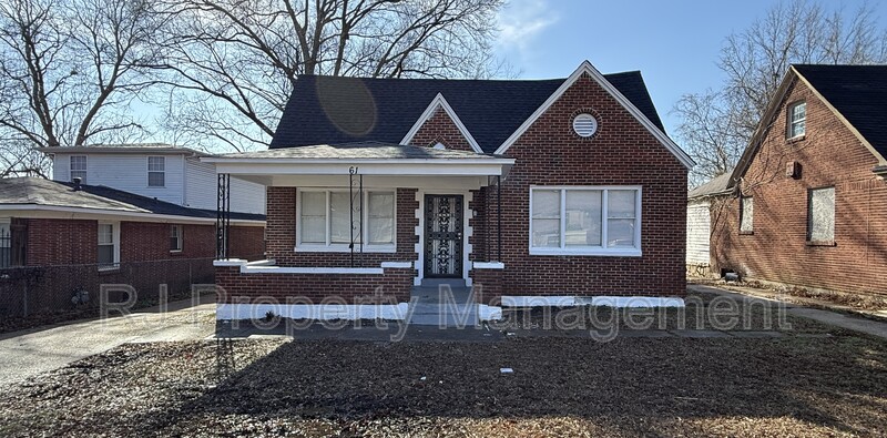 Memphis House: 61 S Parkway E