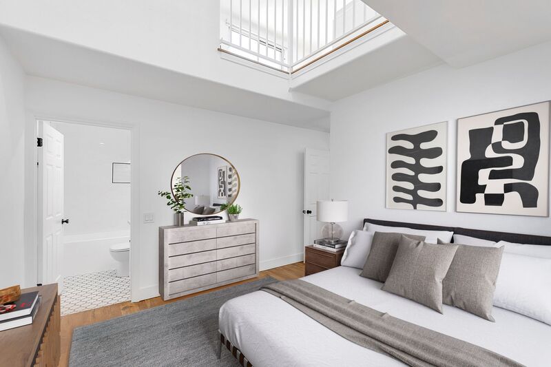 Los Angeles House: 1827 Wilcox Avenue Los Angeles, CA 90028