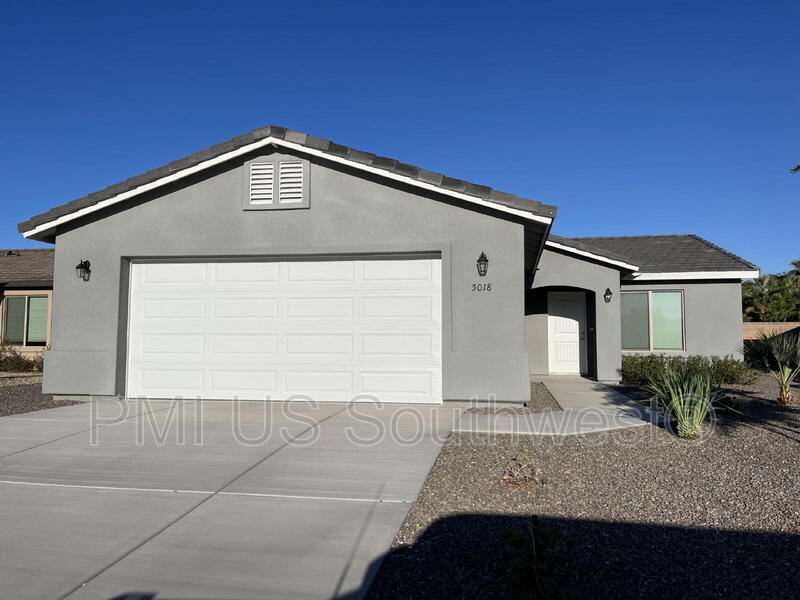 Fort Mohave House: 5018 S Rosemary Dr