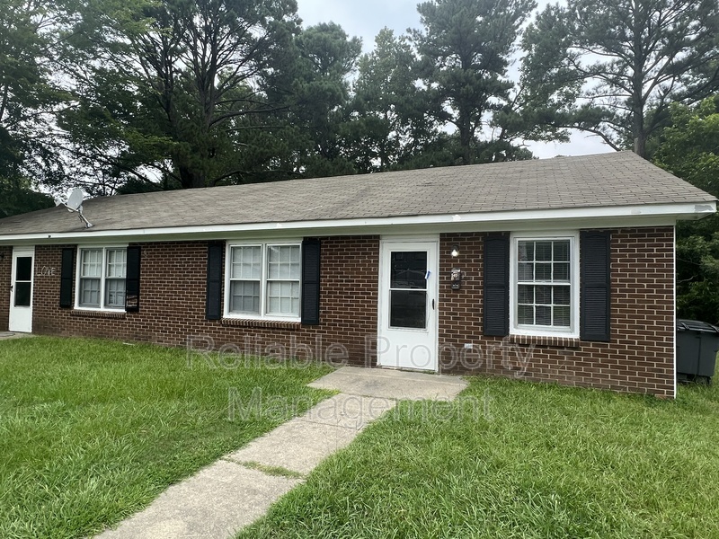 Selma Condo: 505 E Elizabeth St