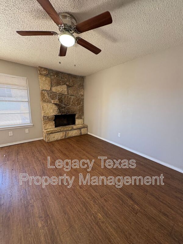 CLEBURNE Condo: 1610 Sun Valley Dr