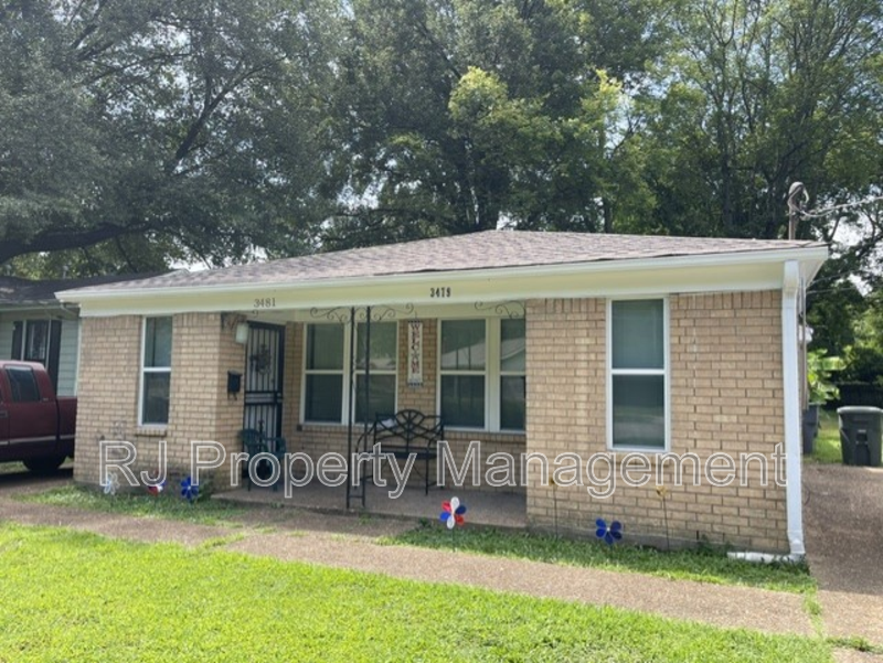Memphis House: 3479 Powell Ave