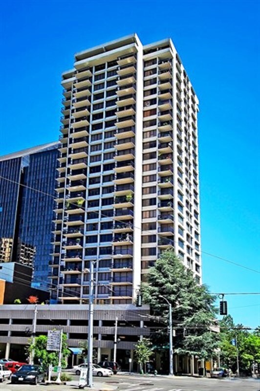 Seattle House: 2100 3rd Ave