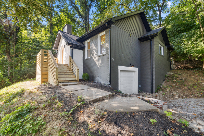 Knoxville House: 104 Overbrook Drive