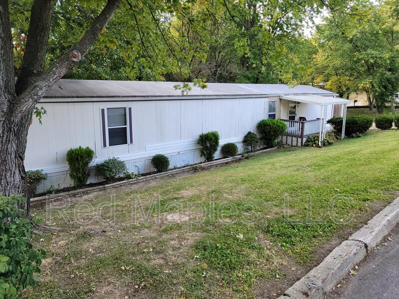 Fenton House: 832 Briny Ln