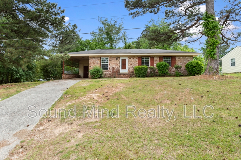 Garner House: 108 Forestwood Dr
