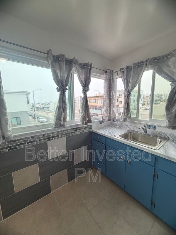 San Francisco Condo: 2400 39th Ave