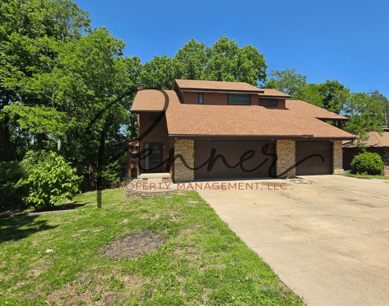 Independence House: 1334 W 24th St S
