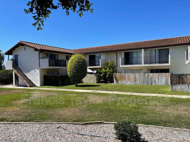 Vista Condo: 424 Plymouth Drive