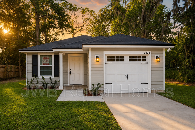 Jacksonville House: 7828 Dekle Ave