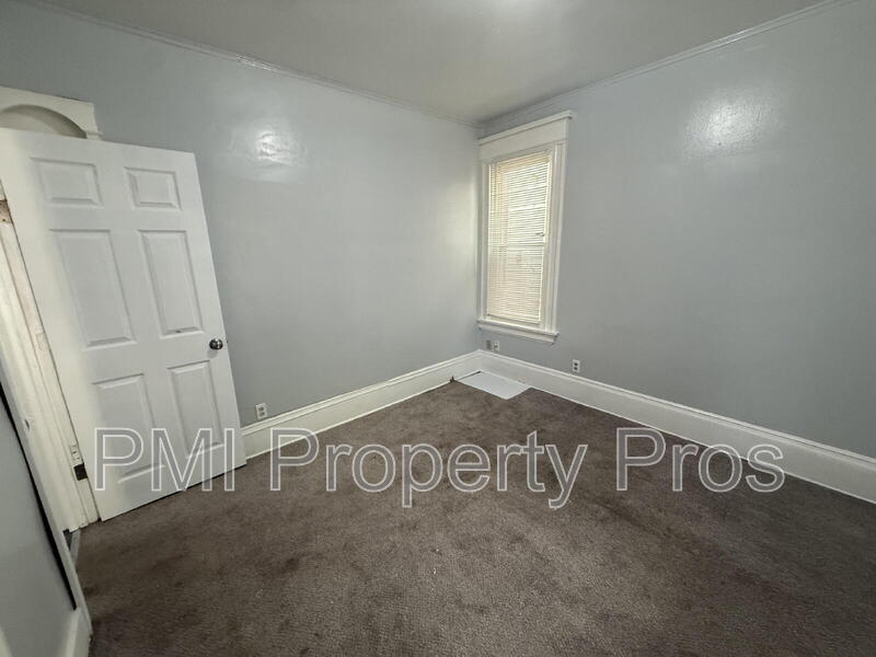 Milwaukee Condo: 1939 N 37th St
