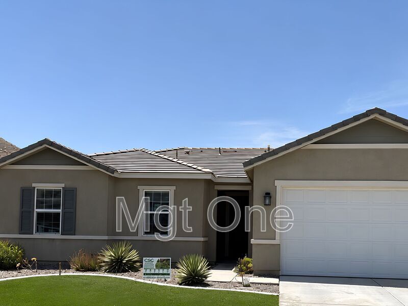 Riverside House: 8017 Rooster Court