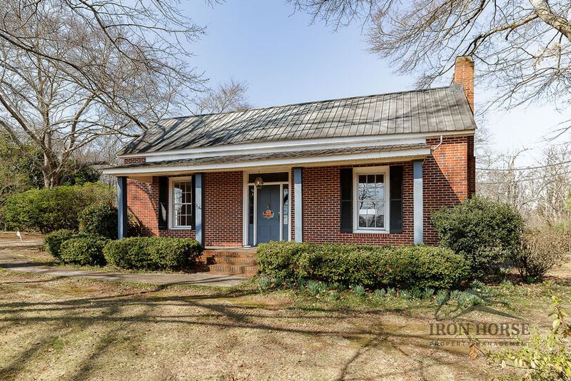 Athens House: 1593 Archer Grove School Road