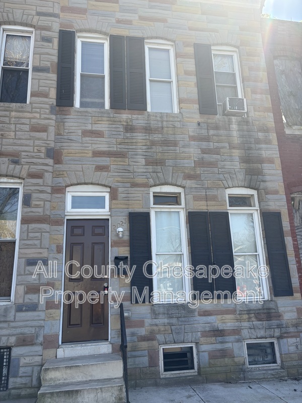 Baltimore Townhome: 2023 W Lanvale