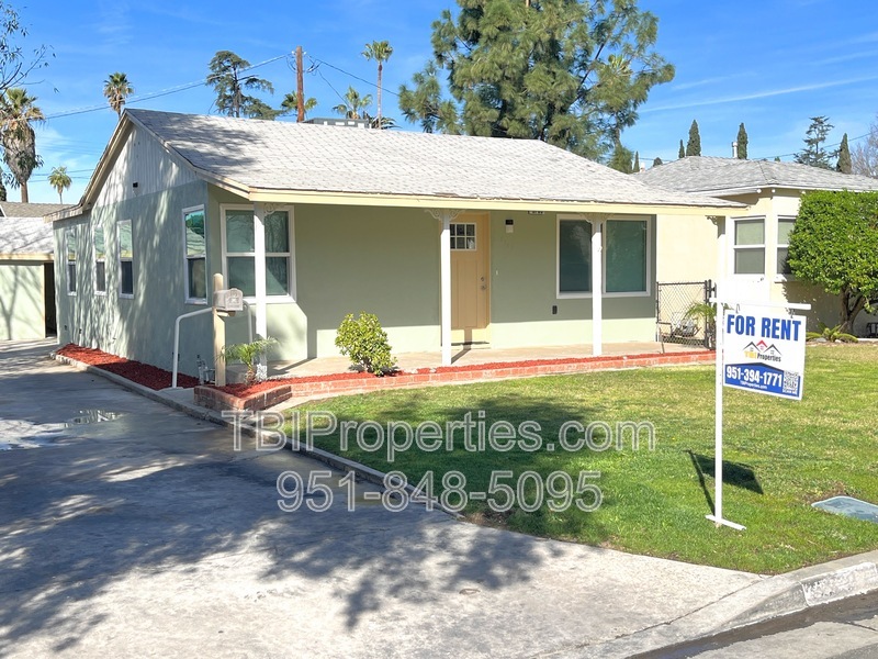 Riverside House: 5769 Eugene St