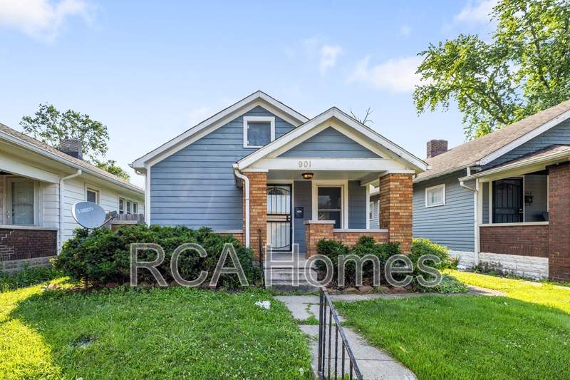 Indianapolis House: 901 North Linwood Avenue