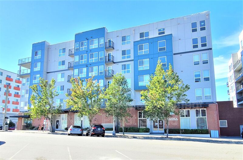 Everett House: 2824 Grand Ave