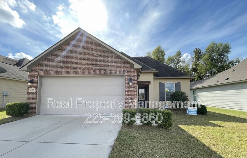 Baton Rouge House: 7948 Antebellum Ave.