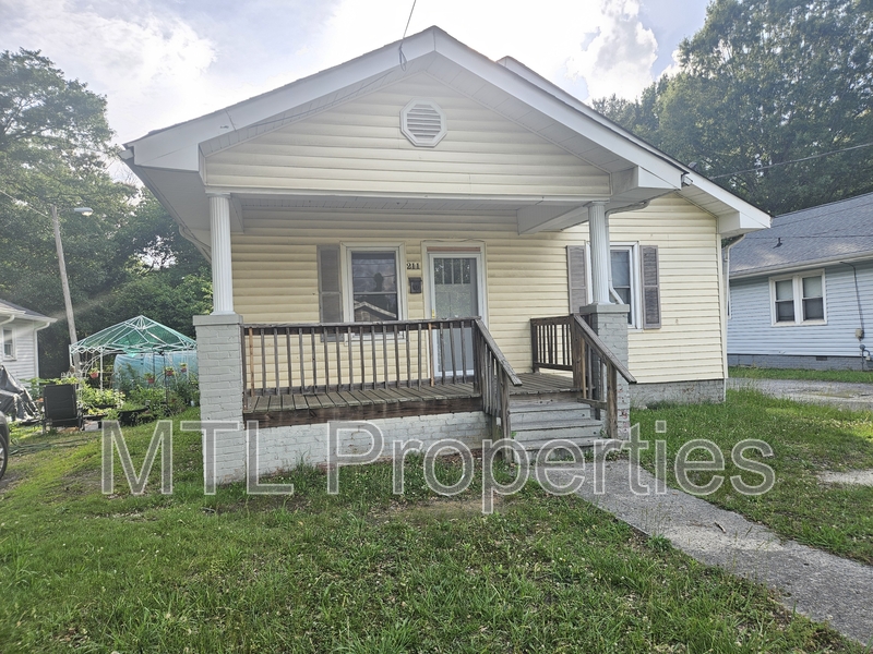 Gastonia House: 211 North King Street