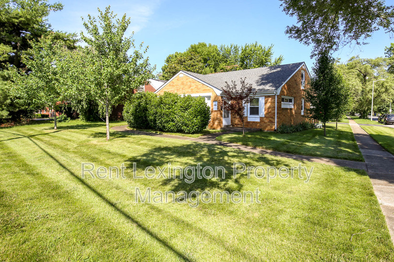 Lexington Condo: 1771 Harrodsburg Road