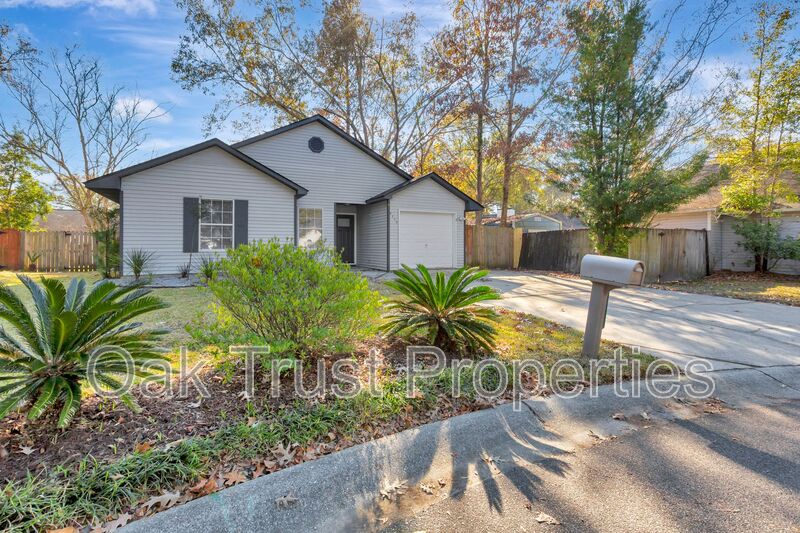 North Charleston, SC House: 8335 Weyhill Ct