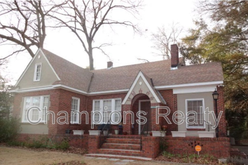 Columbus House: 1721 St Elmo Dr