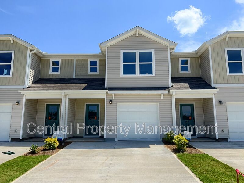 Spartanburg House: 6018 Tavener Drive