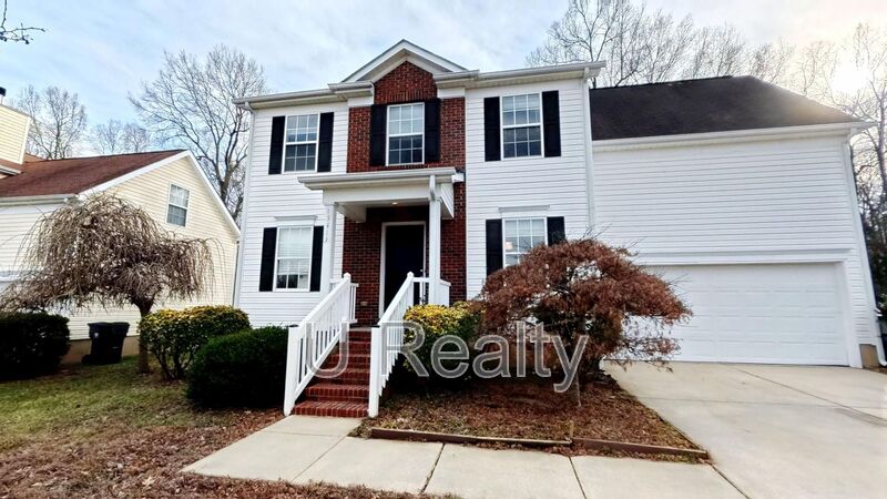 Charlotte House: 15413 Dehavilland Dr