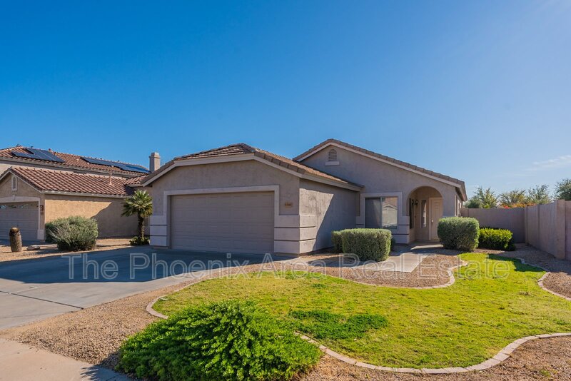 Gilbert House: 1261 N Balboa Dr