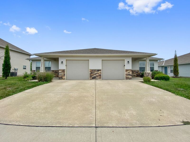 Blue Springs House: 8226 SW 1st St