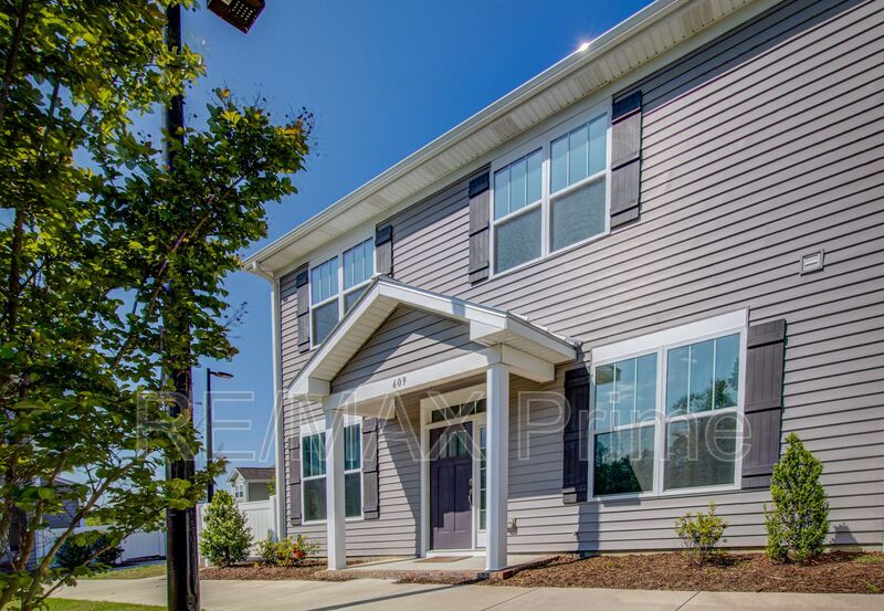 Hampton House: 609 Fishers Court