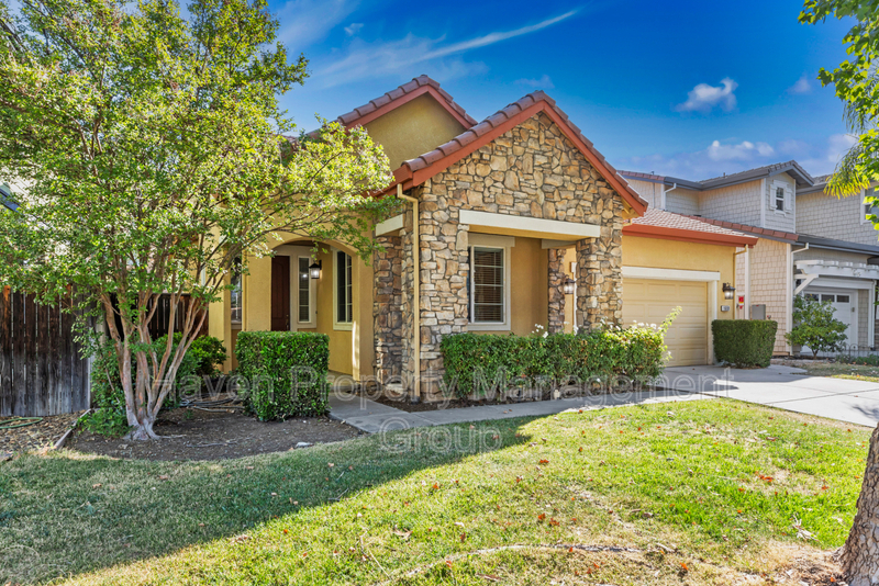 Tracy House: 1659 Whispering Wind Drive