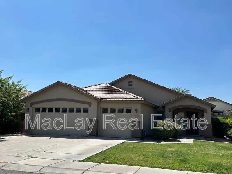San Tan Valley House: 2011 W Sunshine Butte Dr