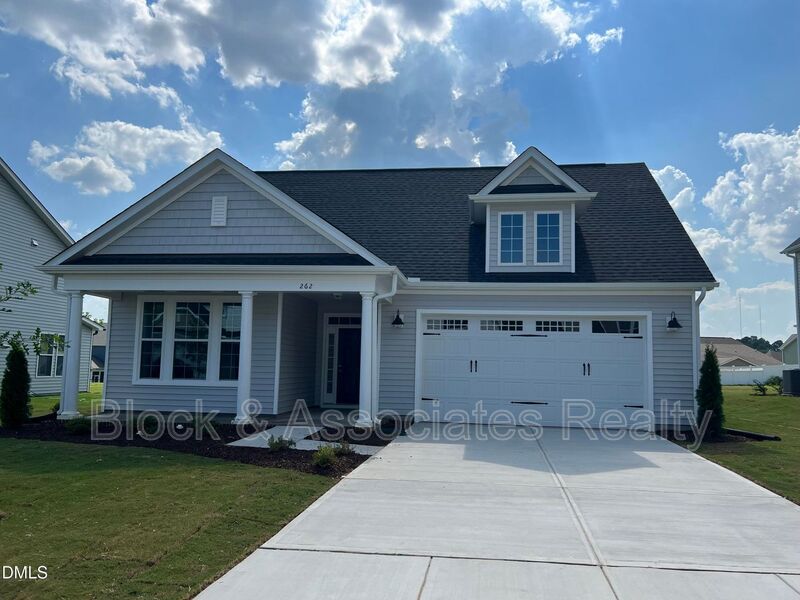 Clayton House: 262 Streamliner Boulevard