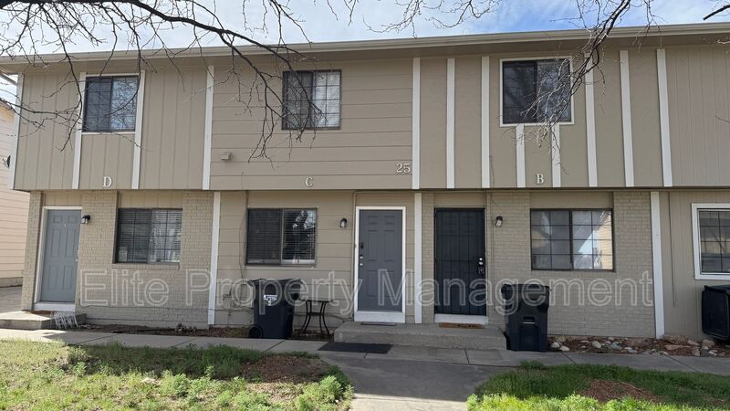 Pueblo Townhome: 25 Royal Crest Dr.